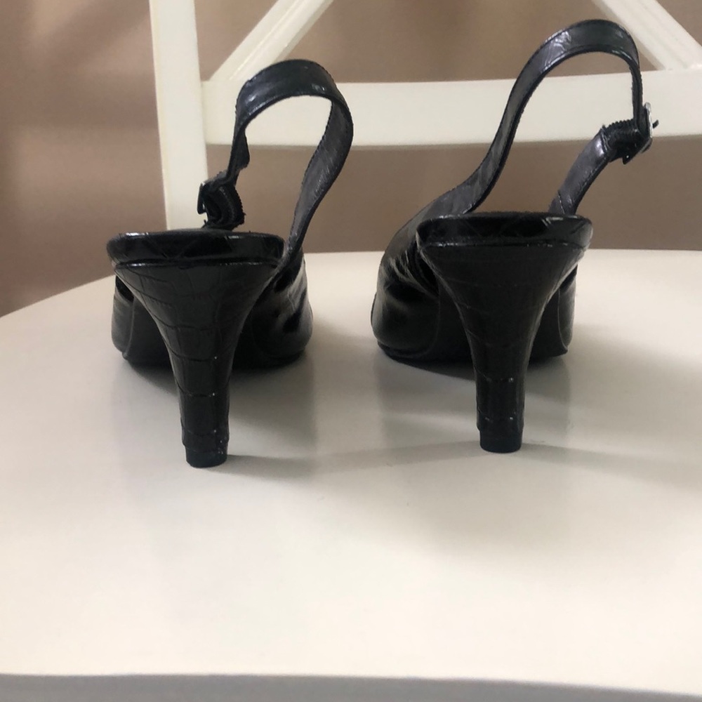 Heels - Picture 3 of 4
